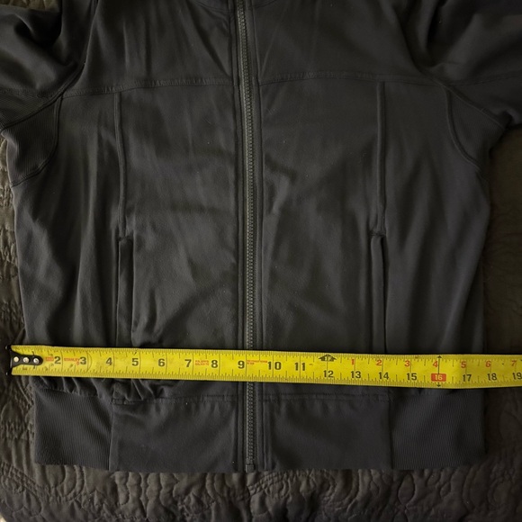 Lululemon Athletica Women’s Charcoal Gray Bomber Jacket Size 8/10 Luon Fabric - Picture 13 of 16